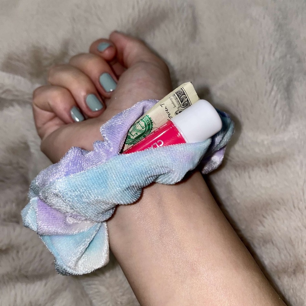 Zipper scrunchie